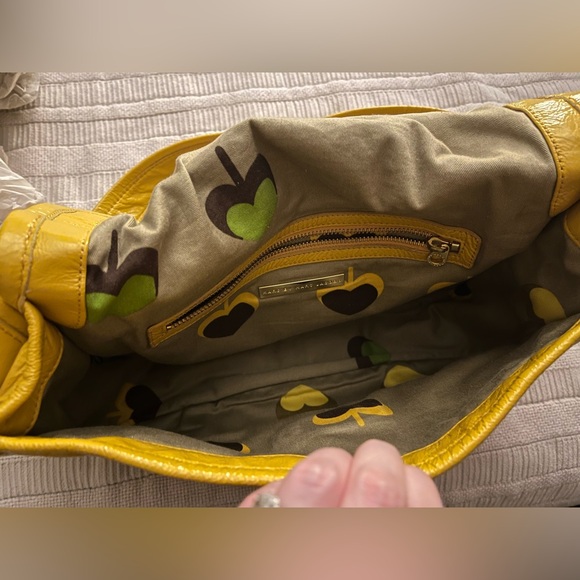 Marc by Marc Jacobs golden yellow crinkle patent leather crossbody messenger - Picture 4 of 9